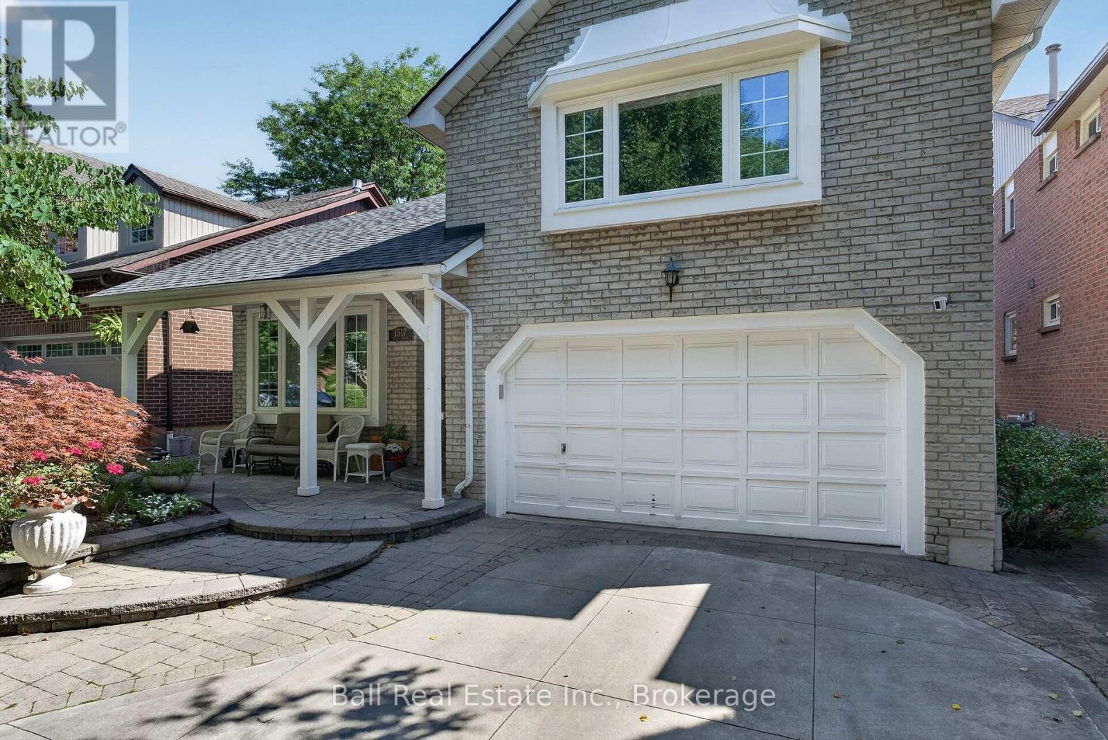 1517 Silver Spruce Drive, Pickering, Ontario  L1V 5G9 - Photo 2 - E13699238