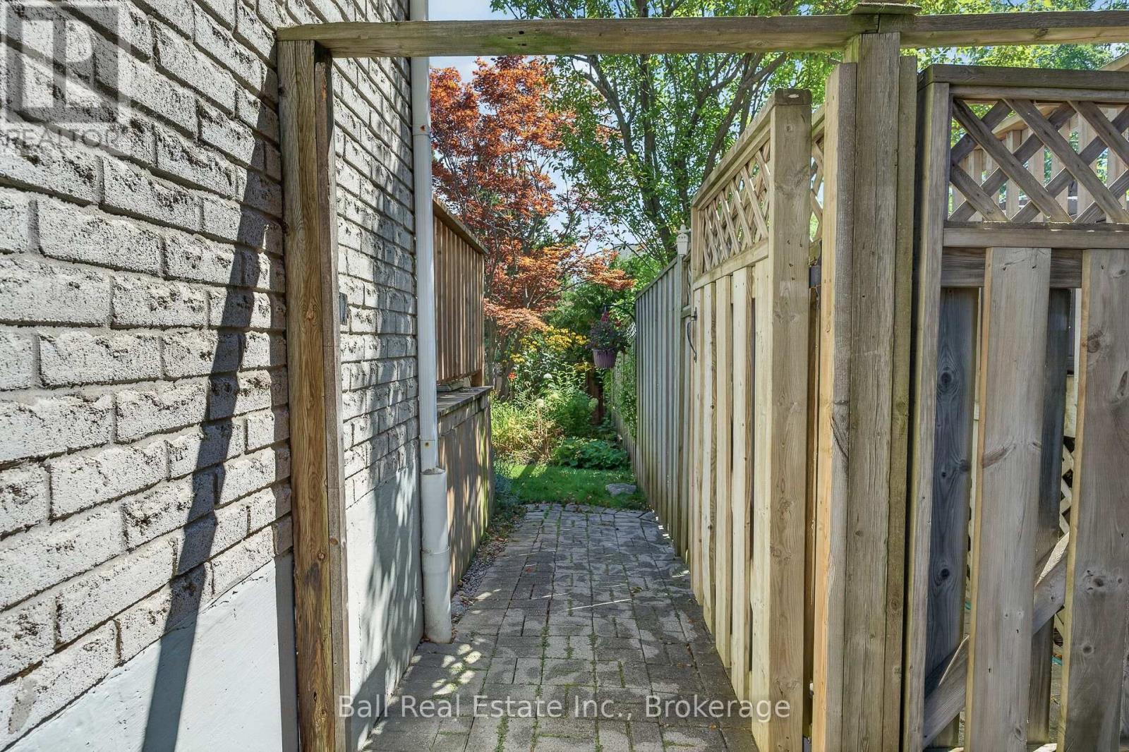 1517 Silver Spruce Drive, Pickering, Ontario  L1V 5G9 - Photo 37 - E13699238