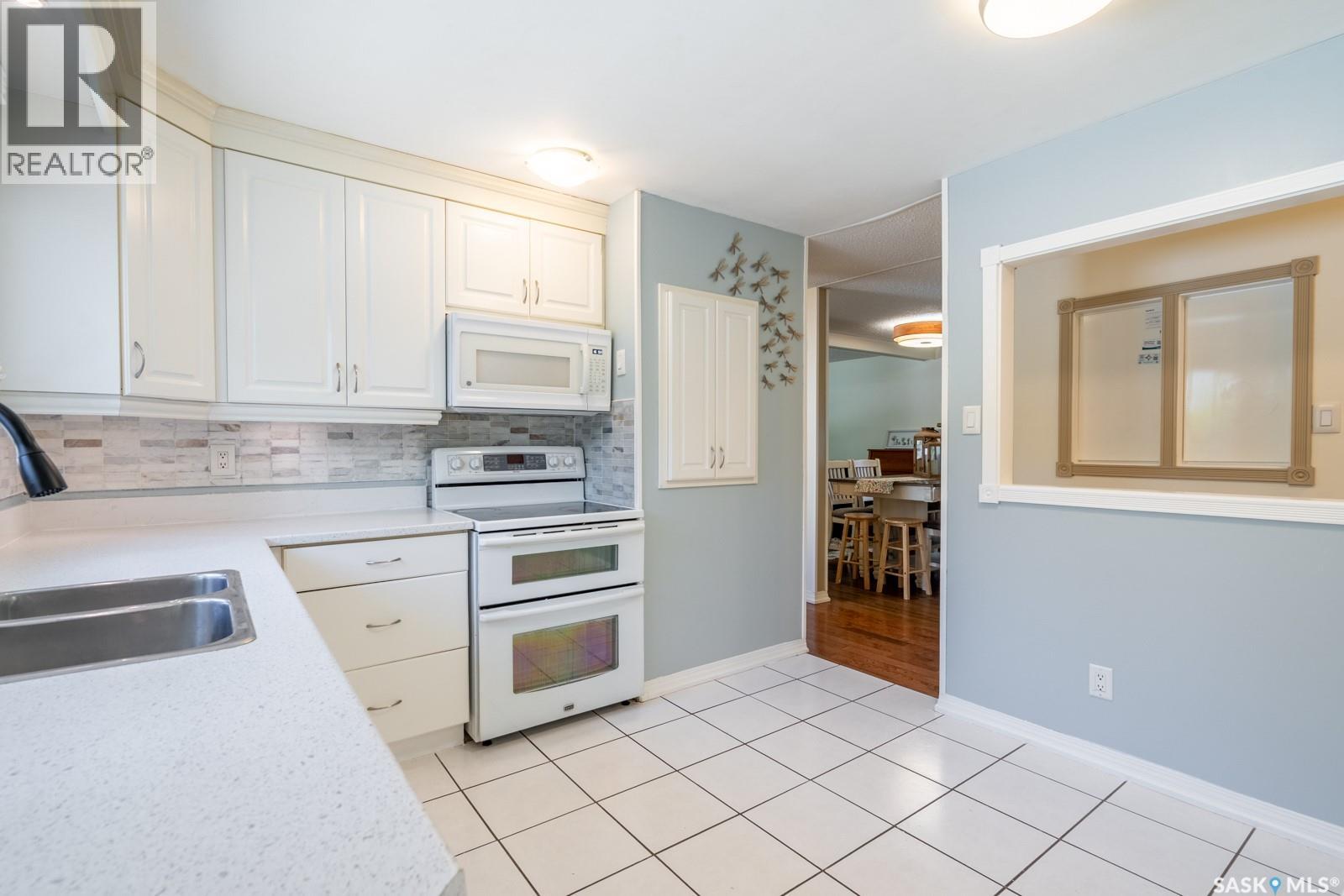 24 Mayfair Crescent, Regina, Saskatchewan  S4S 4H5 - Photo 10 - SK046031
