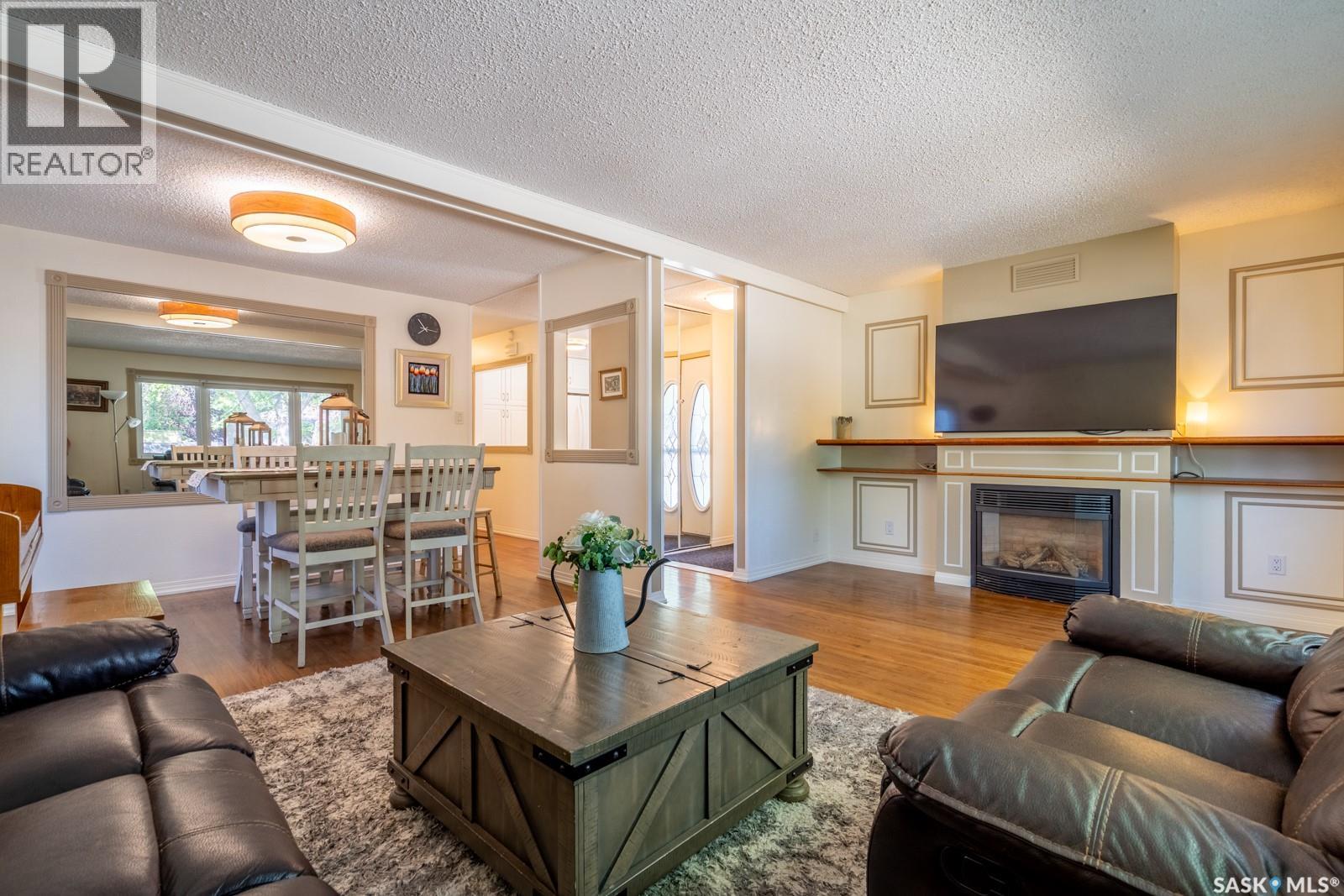 24 Mayfair Crescent, Regina, Saskatchewan  S4S 4H5 - Photo 4 - SK046031