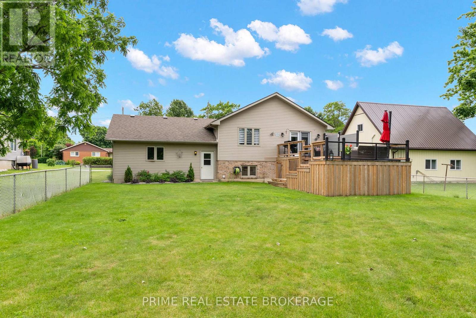 24 Queen Street W, Lambton Shores, Ontario  N0N 1J0 - Photo 45 - X13699350