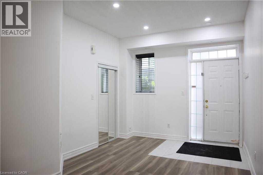 3055 Elmcreek Road Unit# 5, Mississauga, Ontario  L5B 4J9 - Photo 8 - 40856754