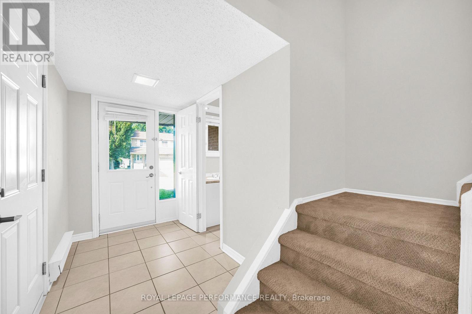 6966 Bois Avenue, Ottawa, Ontario K1C 5L5 - Photo 3 - X13699204