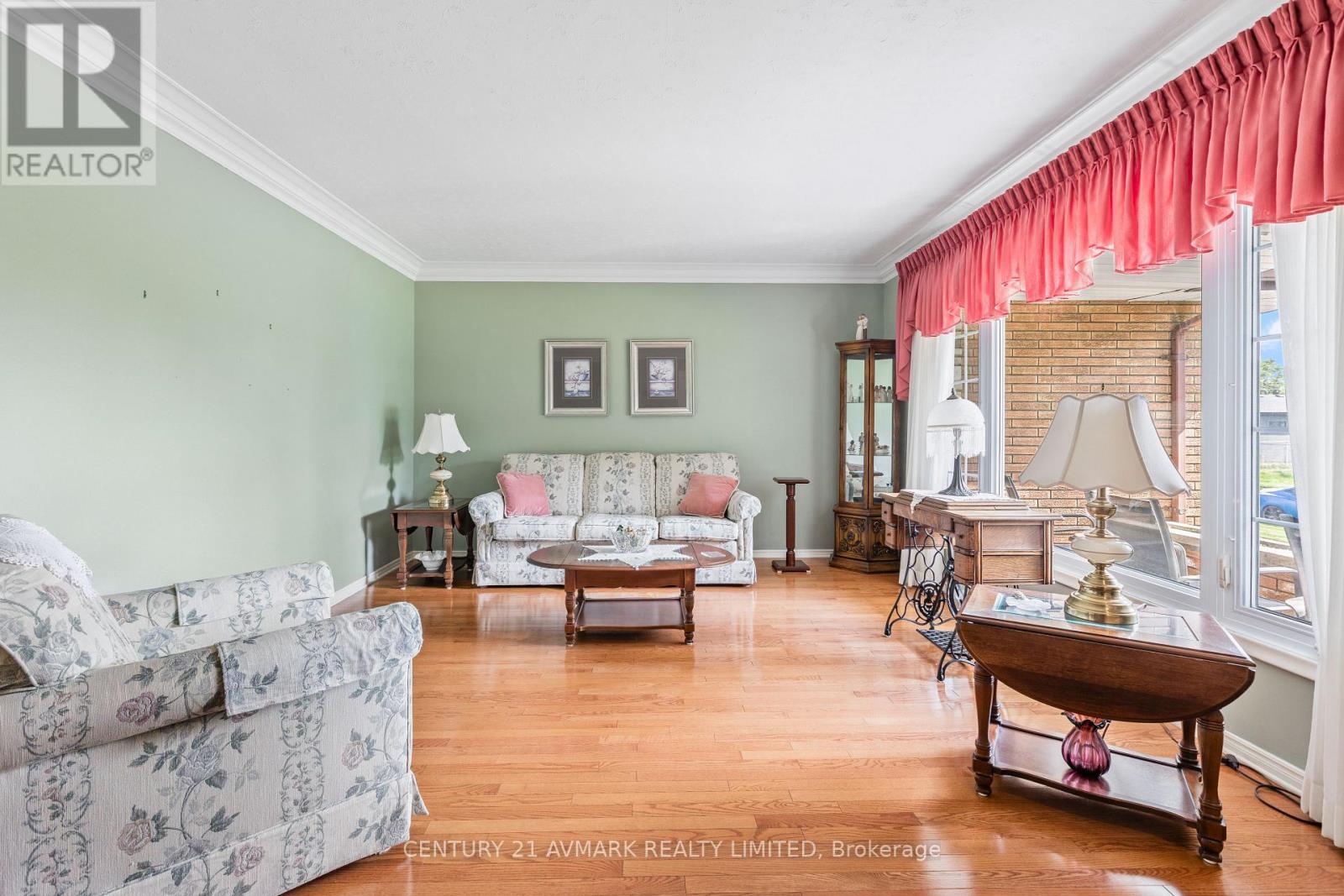 54 Classic Avenue, Welland, Ontario  L3B 1P5 - Photo 11 - X13699220
