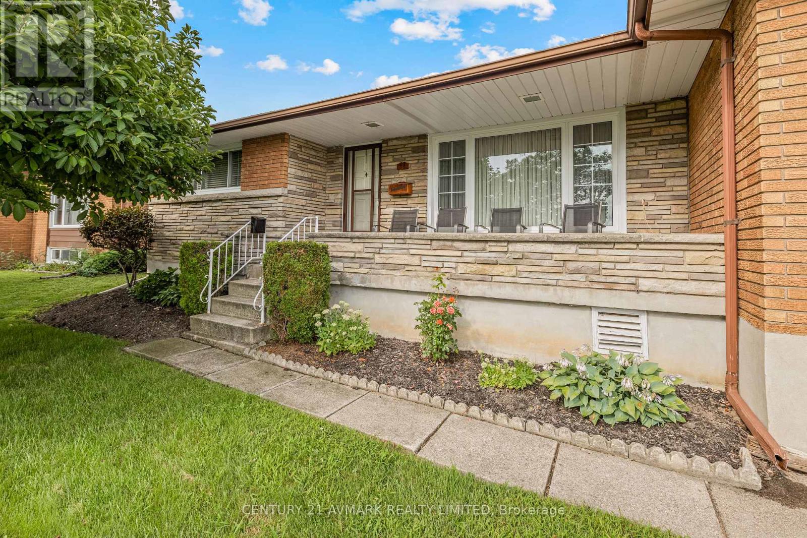 54 Classic Avenue, Welland, Ontario  L3B 1P5 - Photo 4 - X13699220