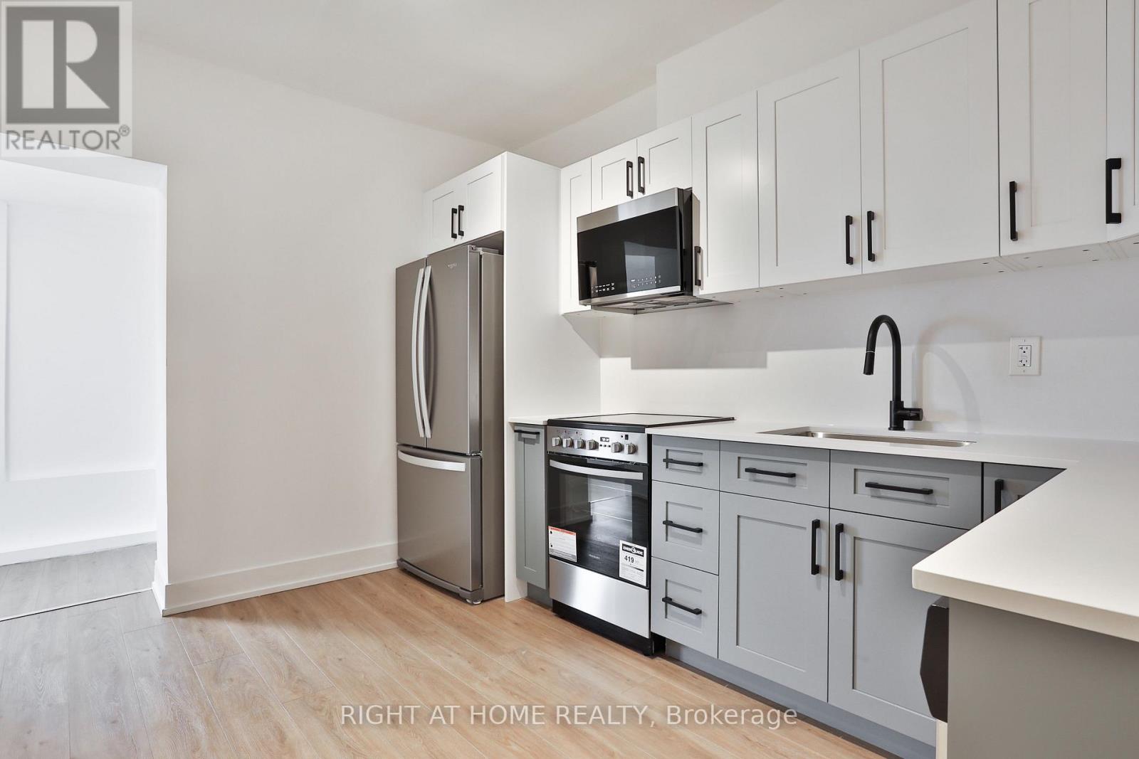 3f - 552 College Street, Toronto, Ontario M6G 1B1 - Photo 2 - C13699246