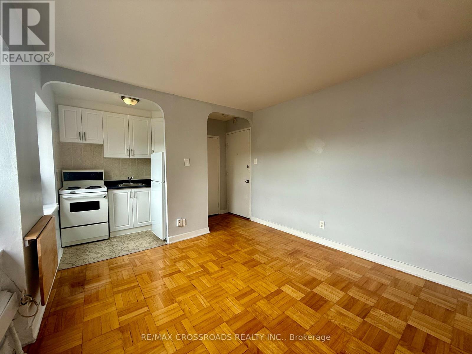 213 - 2770 Yonge Street, Toronto, Ontario  M4N 2J3 - Photo 2 - C13699302