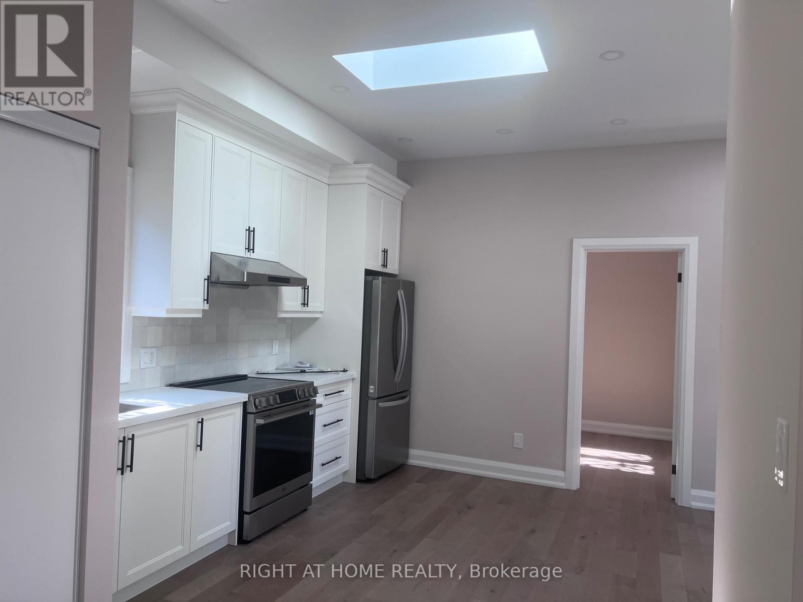 41 Dromore Garden Suite Crescent, Toronto, Ontario  M2R 2H4 - Photo 3 - C13699354
