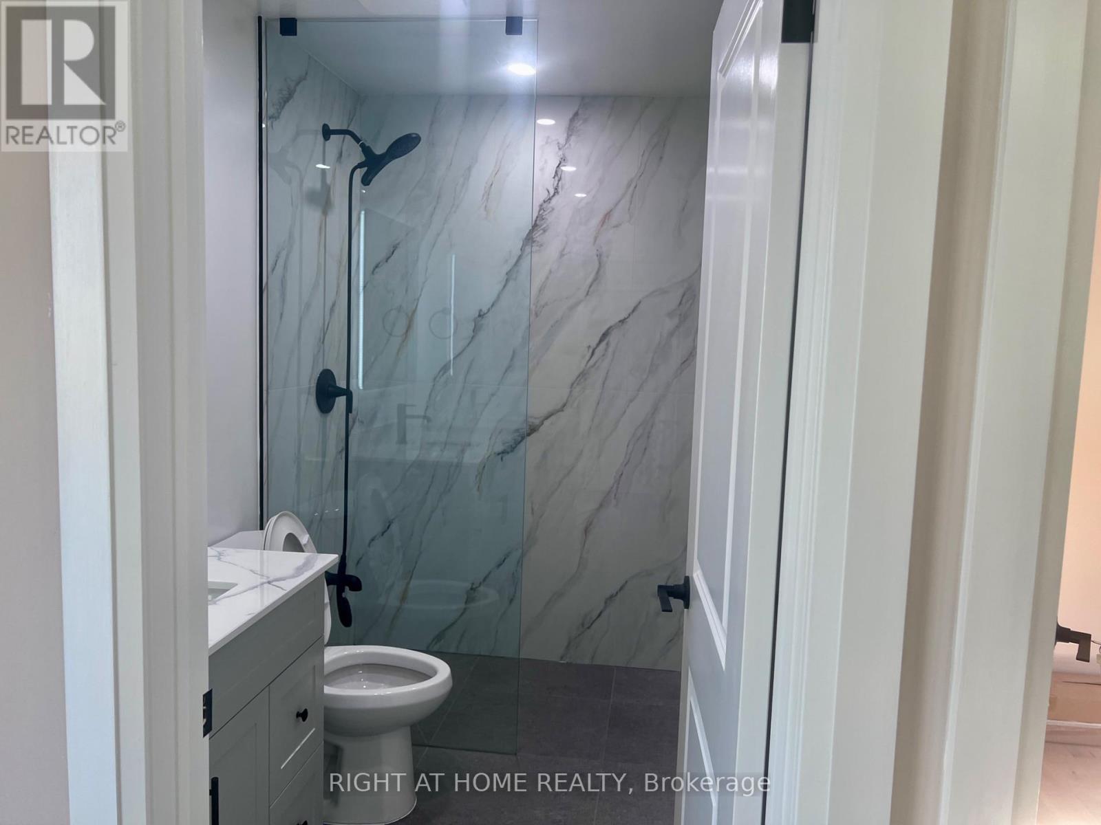 41 Dromore Garden Suite Crescent, Toronto, Ontario  M2R 2H4 - Photo 4 - C13699354