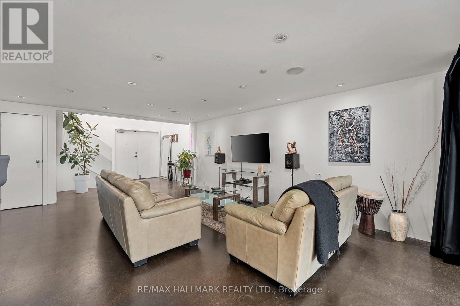226 - 1173 Dundas Street E, Toronto, Ontario M4M 3P1 - Photo 5 - E13699242