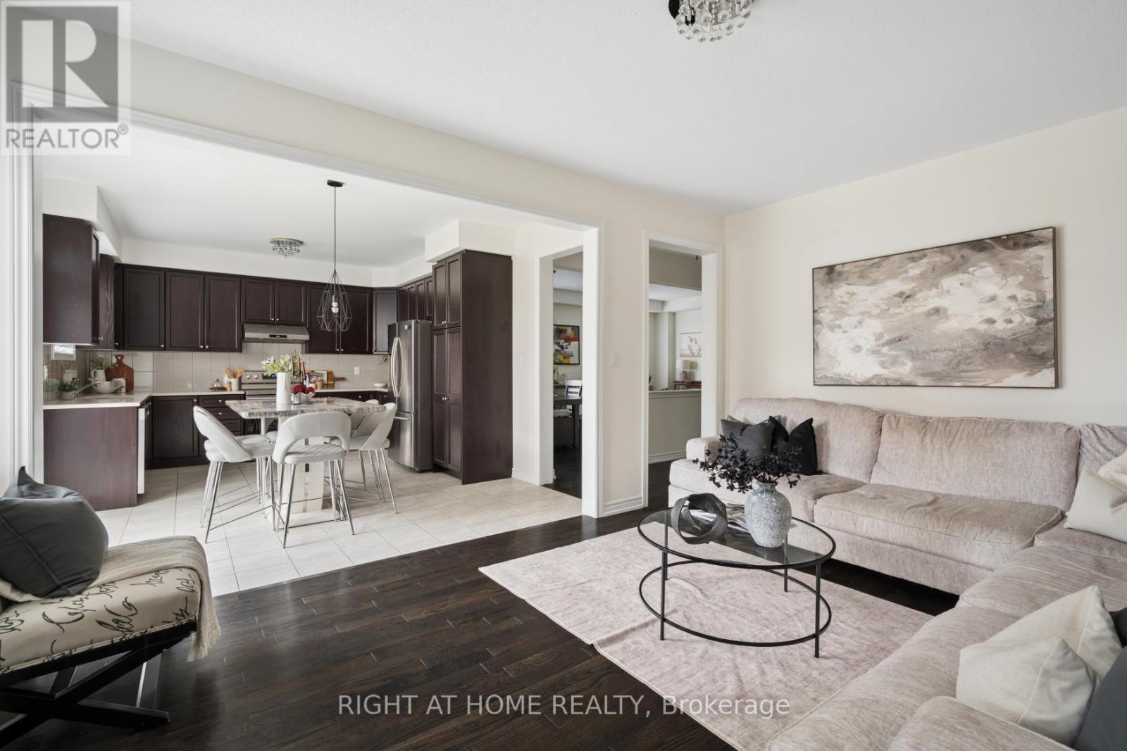 4 Bill Hutchinson Crescent, Clarington, Ontario  L1C 7E1 - Photo 14 - E13699336
