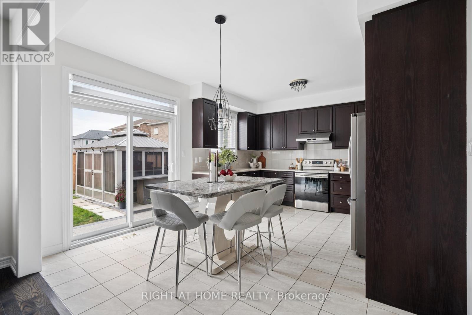 4 Bill Hutchinson Crescent, Clarington, Ontario  L1C 7E1 - Photo 16 - E13699336