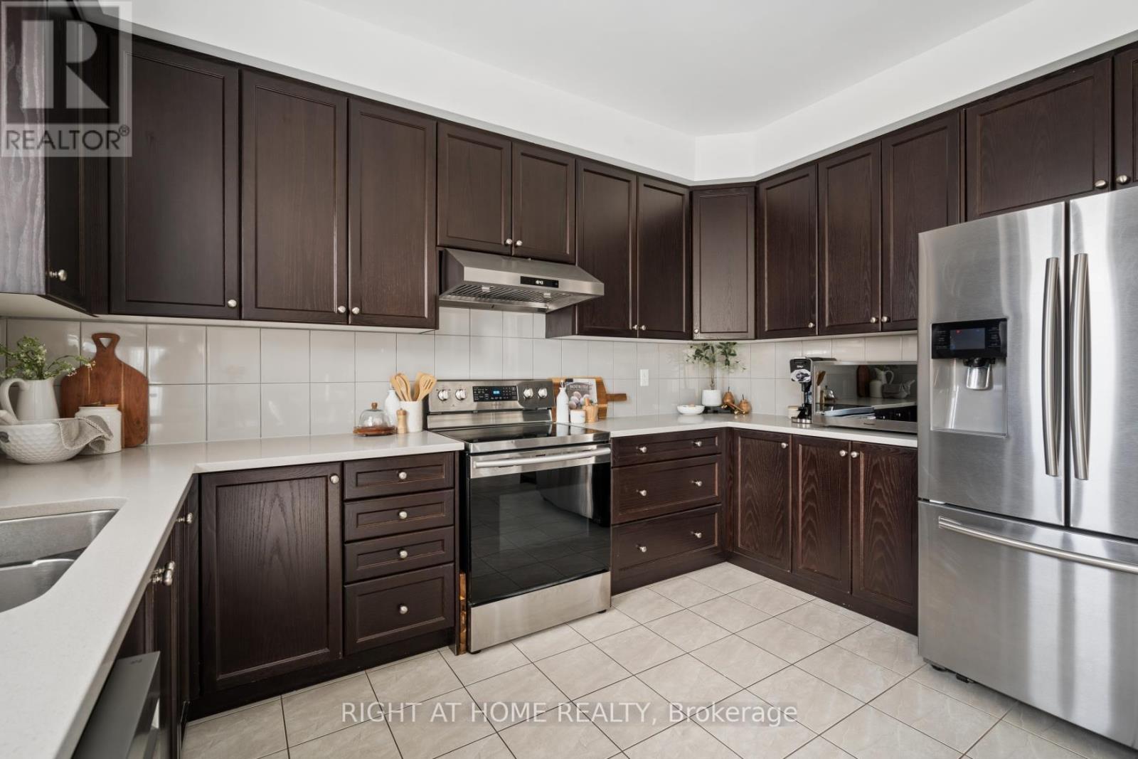 4 Bill Hutchinson Crescent, Clarington, Ontario  L1C 7E1 - Photo 17 - E13699336