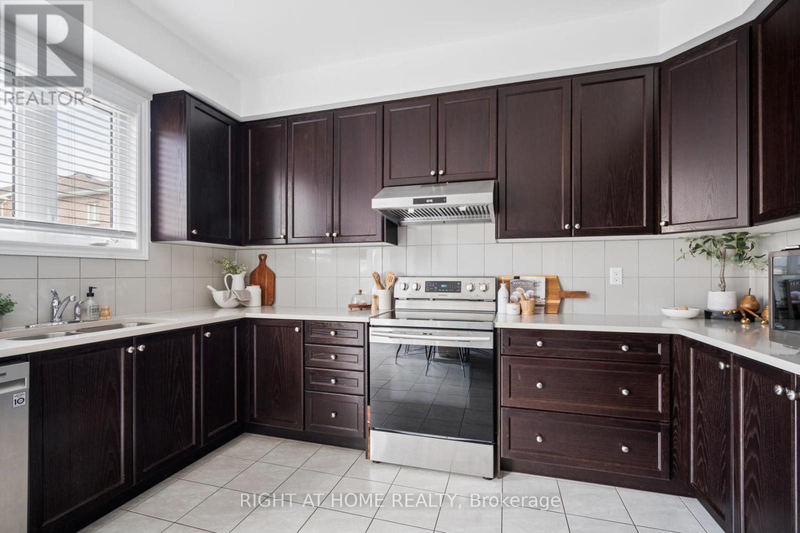 4 Bill Hutchinson Crescent, Clarington, Ontario  L1C 7E1 - Photo 20 - E13699336