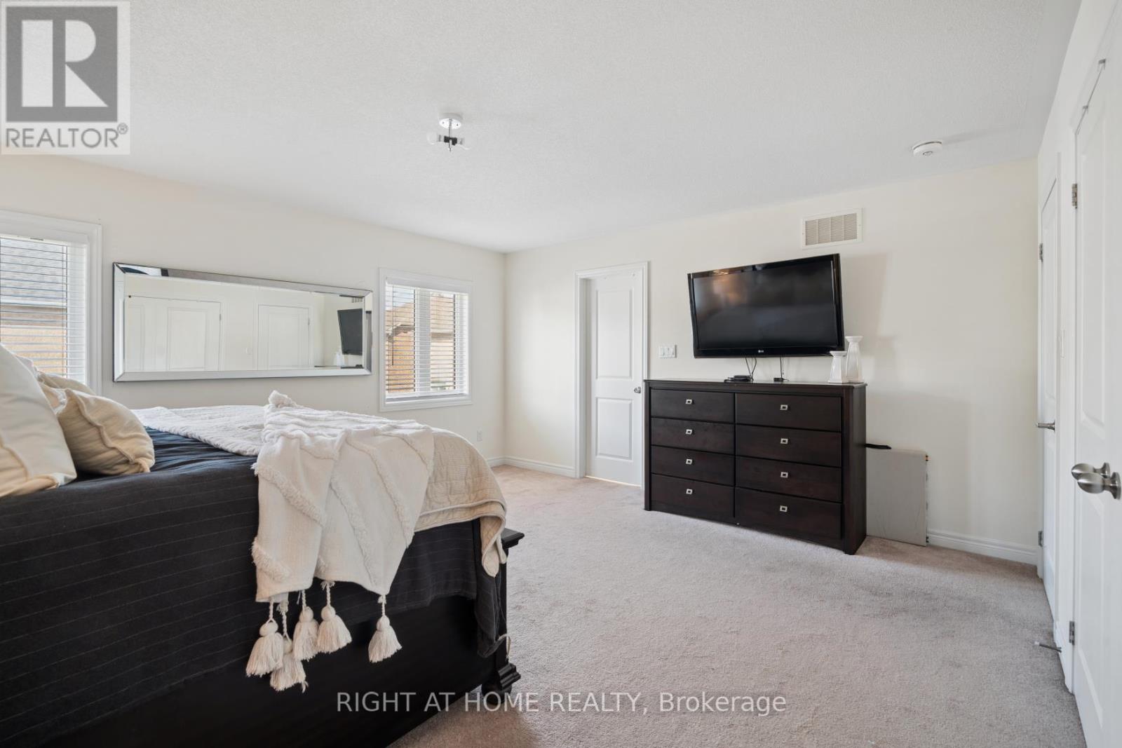 4 Bill Hutchinson Crescent, Clarington, Ontario  L1C 7E1 - Photo 25 - E13699336