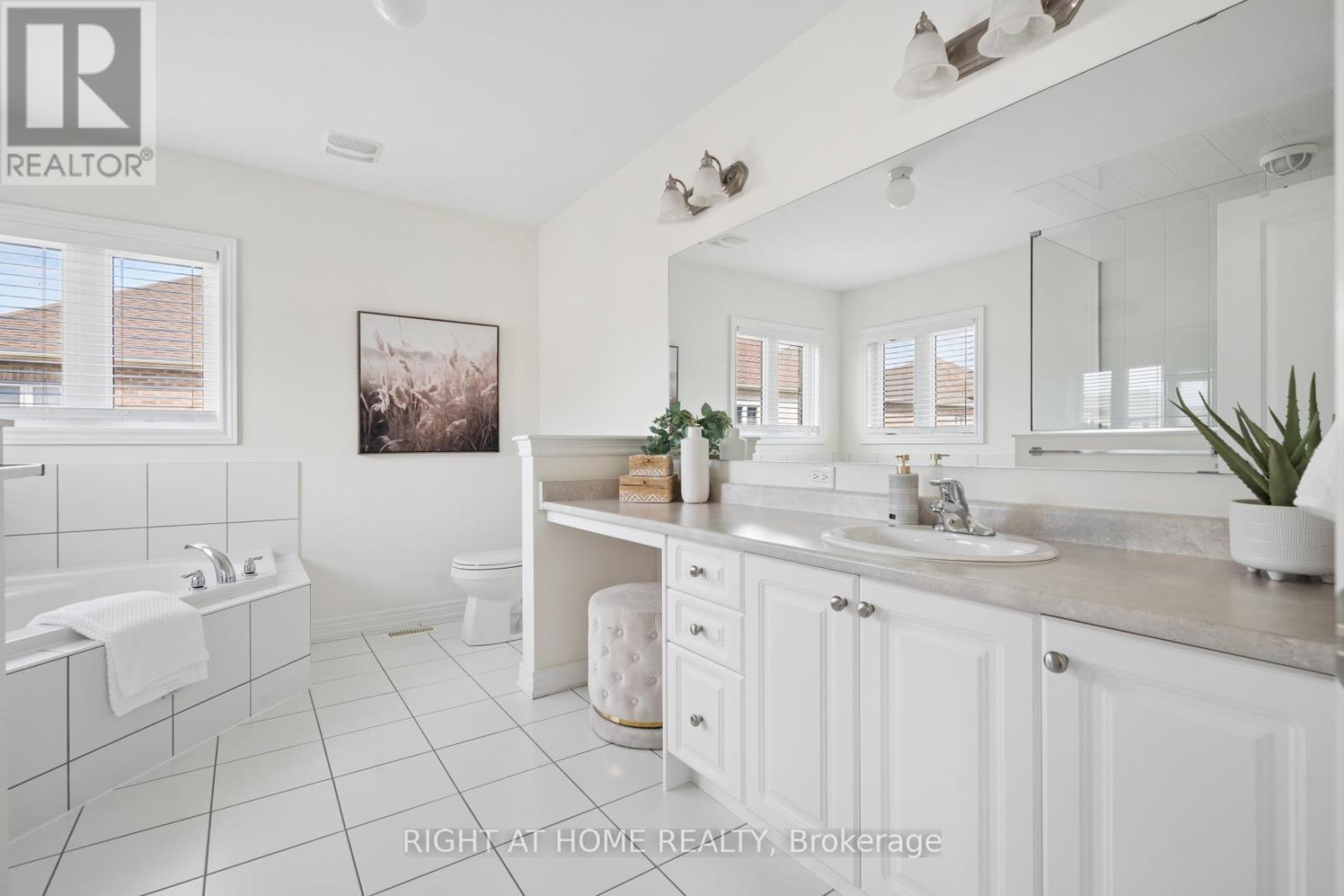 4 Bill Hutchinson Crescent, Clarington, Ontario  L1C 7E1 - Photo 26 - E13699336