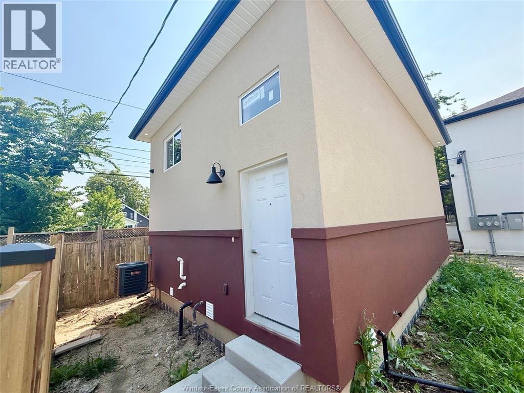 MLS# 26020432: 1740 BUCKINGHAM DRIVE, Windsor, Canada