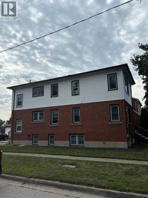 377 NELSON STREET Sarnia Ontario Canada N7T5J8 4