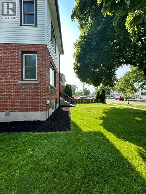 377 NELSON STREET Sarnia Ontario Canada N7T5J8 5