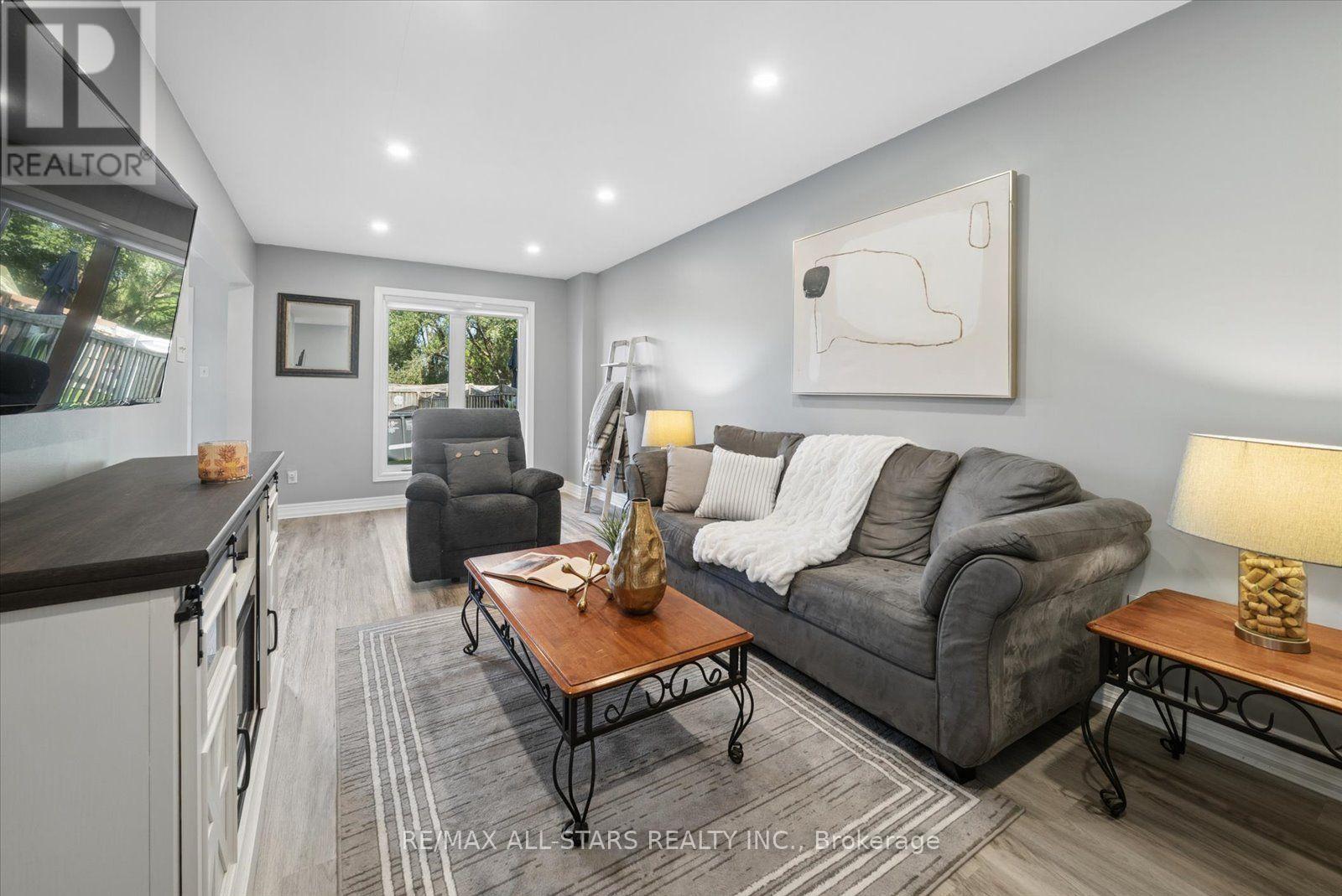 229 Fairwood Drive, Georgina, Ontario  L4P 3Y5 - Photo 7 - N13699202