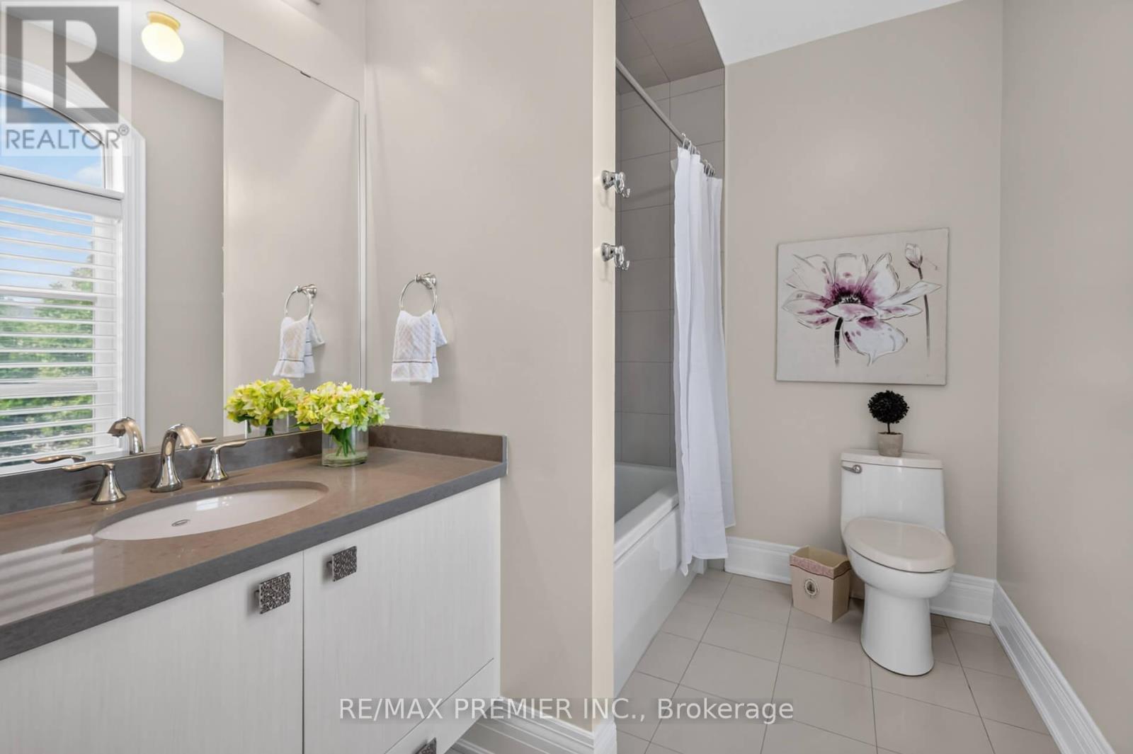 31 Sarracini Crescent, Vaughan, Ontario  L4L 3S9 - Photo 32 - N13699222