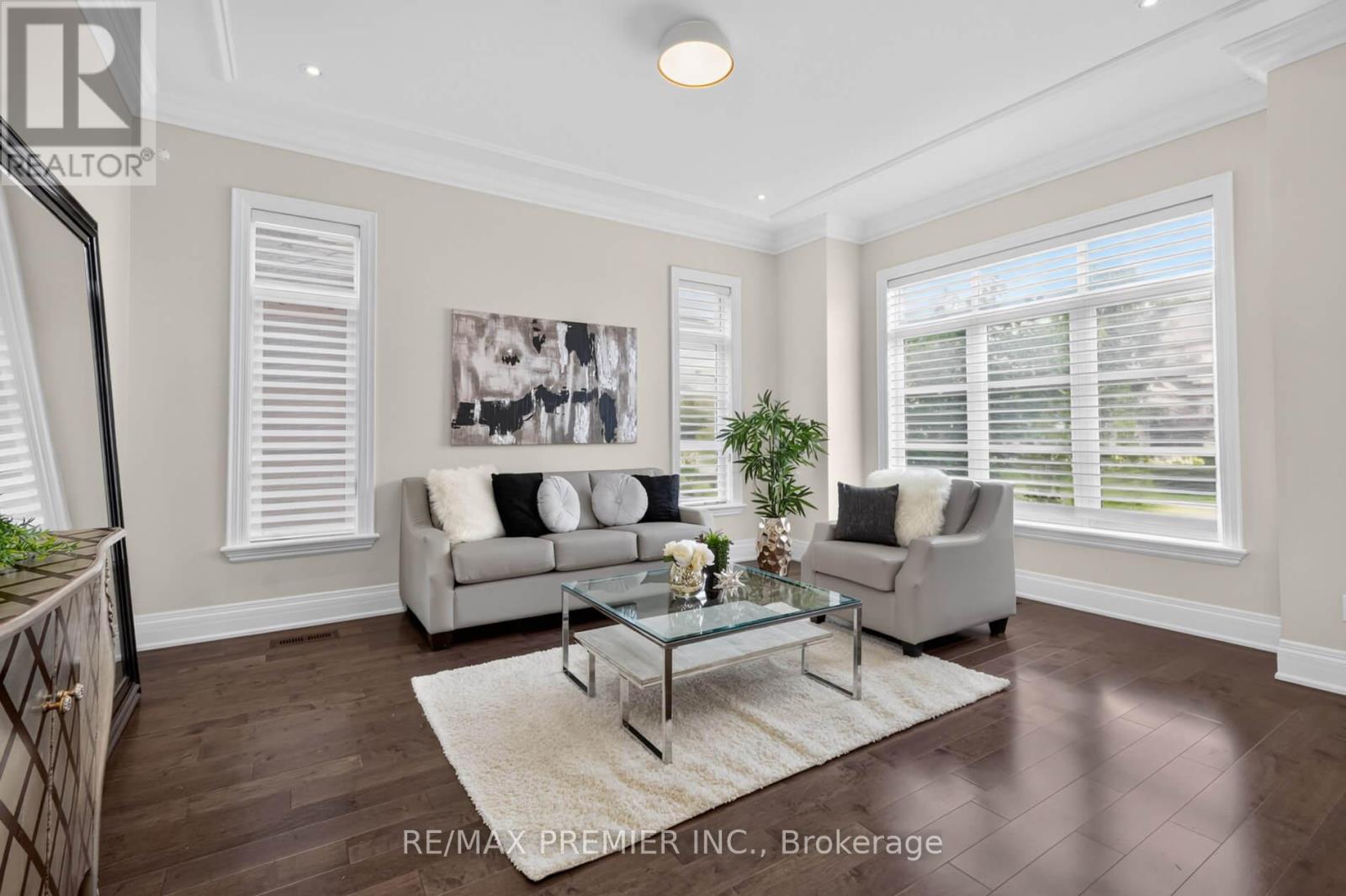 31 Sarracini Crescent, Vaughan, Ontario  L4L 3S9 - Photo 4 - N13699222
