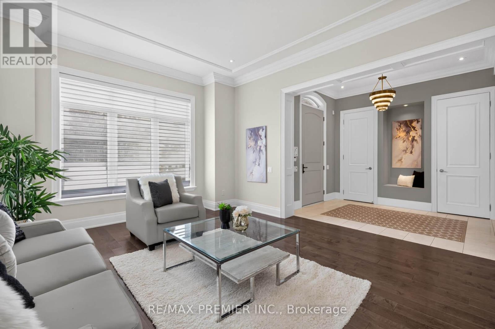 31 Sarracini Crescent, Vaughan, Ontario  L4L 3S9 - Photo 5 - N13699222