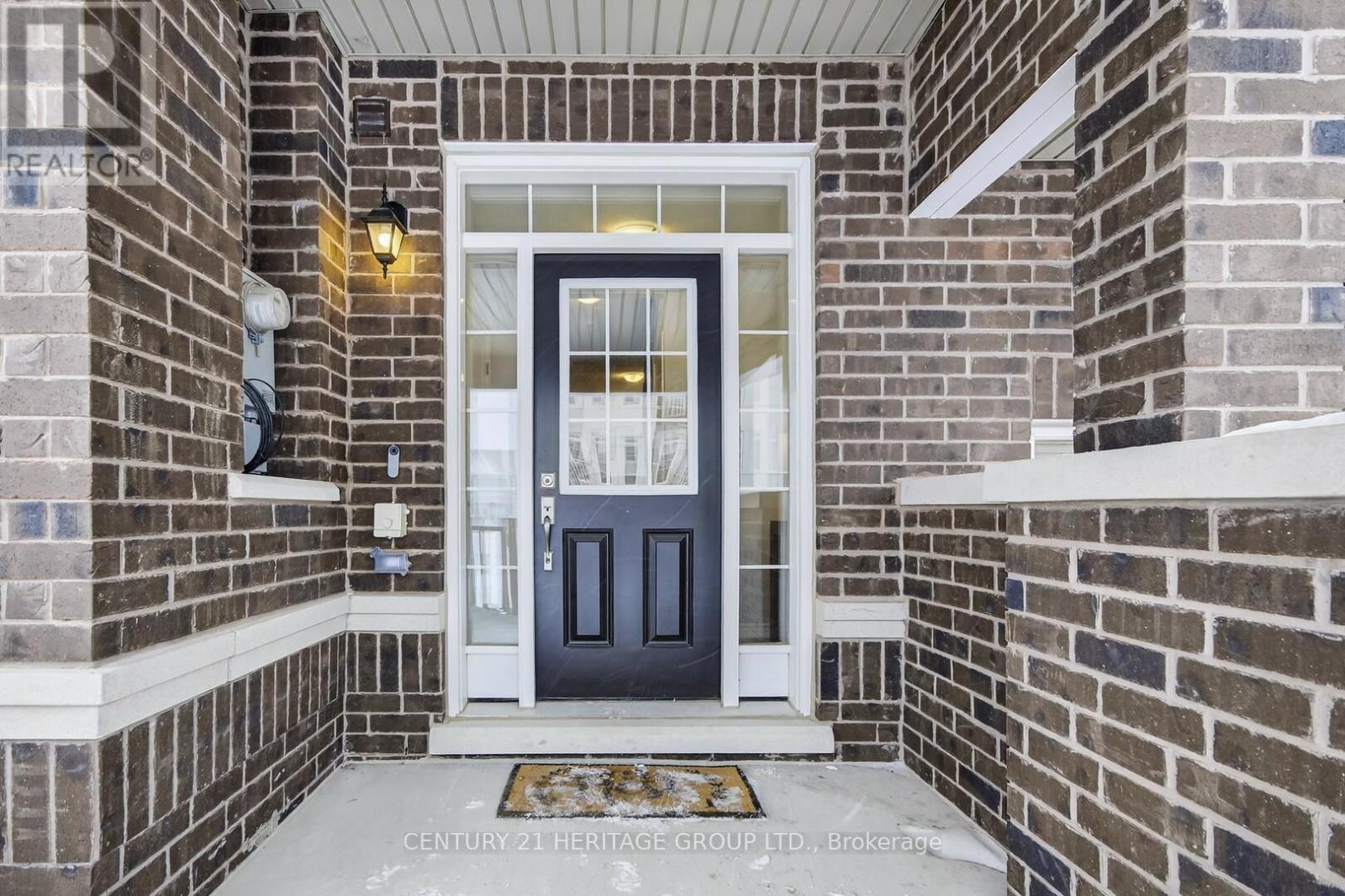 6 Mel Irving Drive, Bradford West Gwillimbury, Ontario  L3Z 4P1 - Photo 2 - N13699240