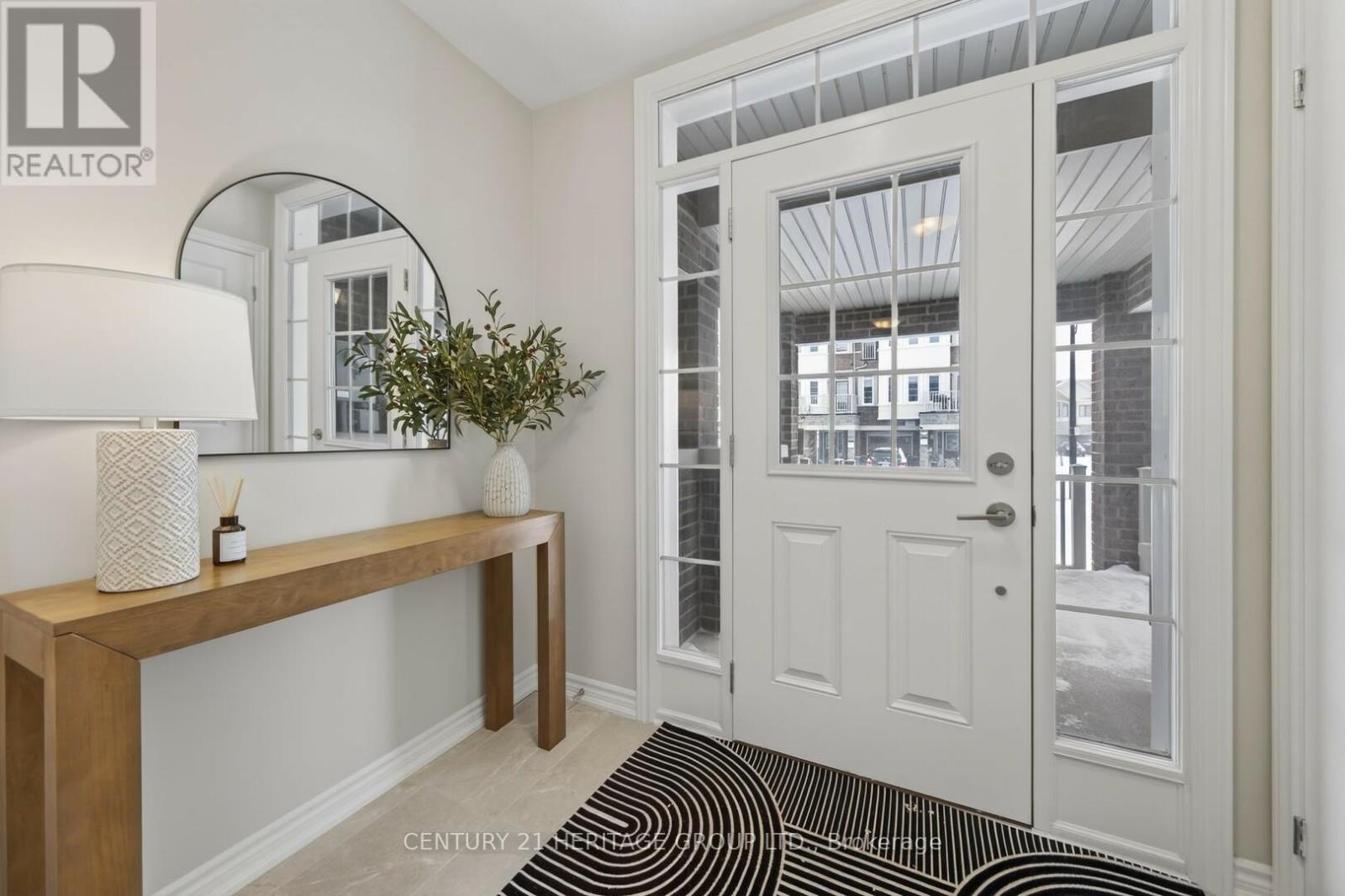 6 Mel Irving Drive, Bradford West Gwillimbury, Ontario  L3Z 4P1 - Photo 3 - N13699240