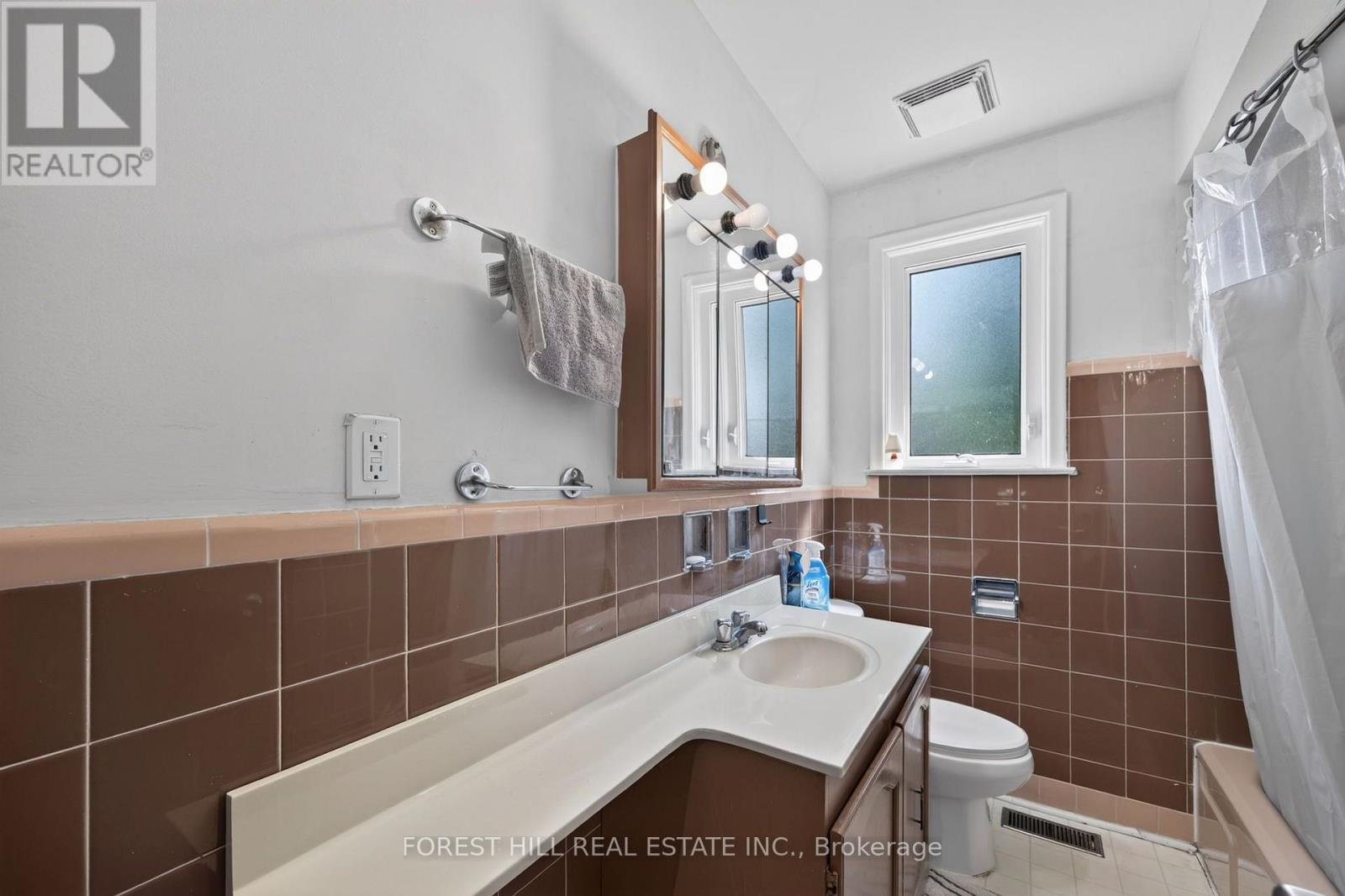 361 Blue Grass Boulevard, Richmond Hill, Ontario  L4C 3H3 - Photo 14 - N13699270