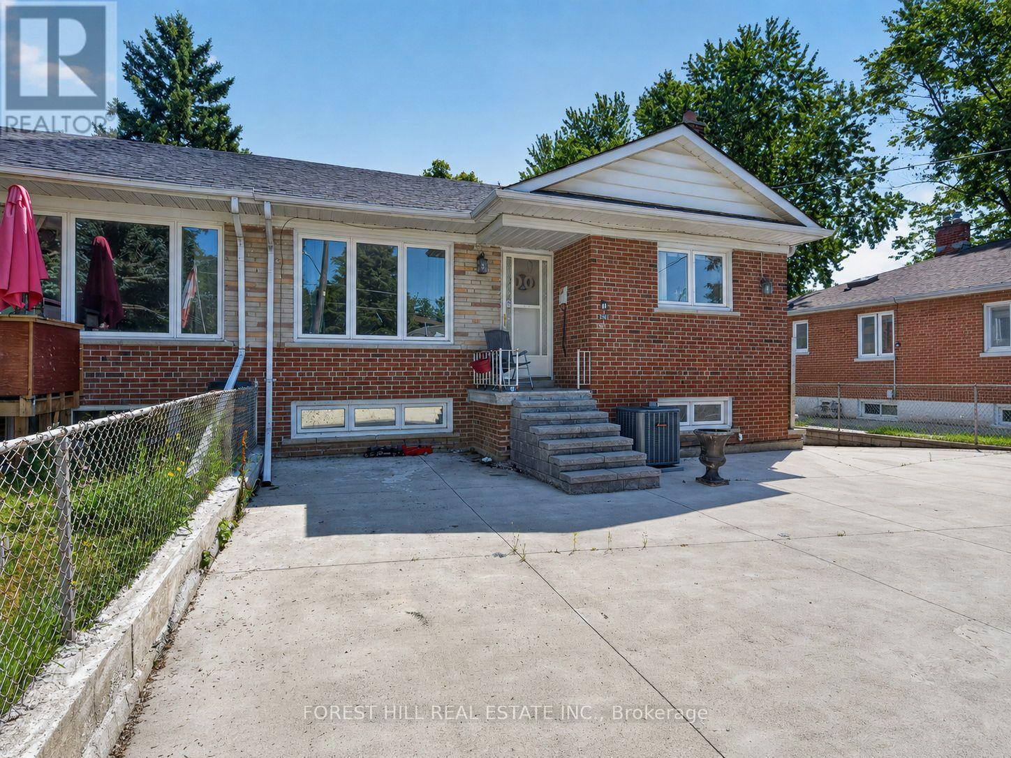 361 Blue Grass Boulevard, Richmond Hill, Ontario  L4C 3H3 - Photo 2 - N13699270