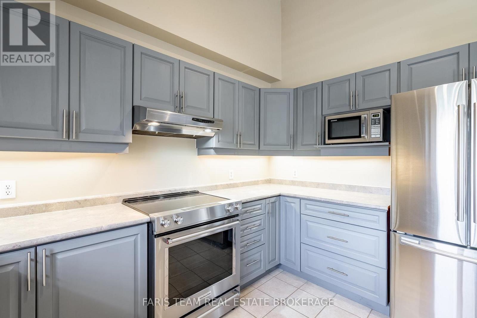 27 Bachly Avenue, Oro-Medonte (Moonstone), Ontario  L0K 1N0 - Photo 6 - S13699298