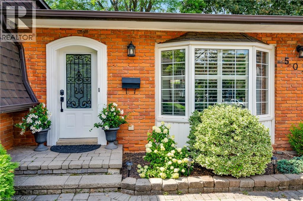 5073 Queen's Court, Burlington, Ontario  L7L 3Z1 - Photo 2 - 40856816