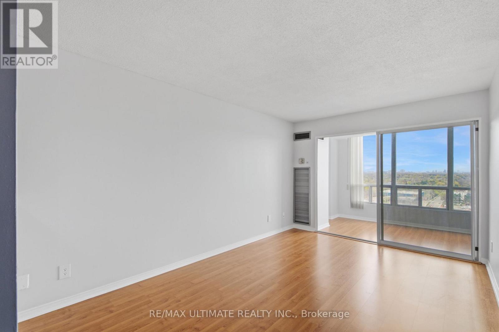 1614 - 115 Hillcrest Avenue, Mississauga, Ontario  L5B 3Y9 - Photo 2 - W13699228