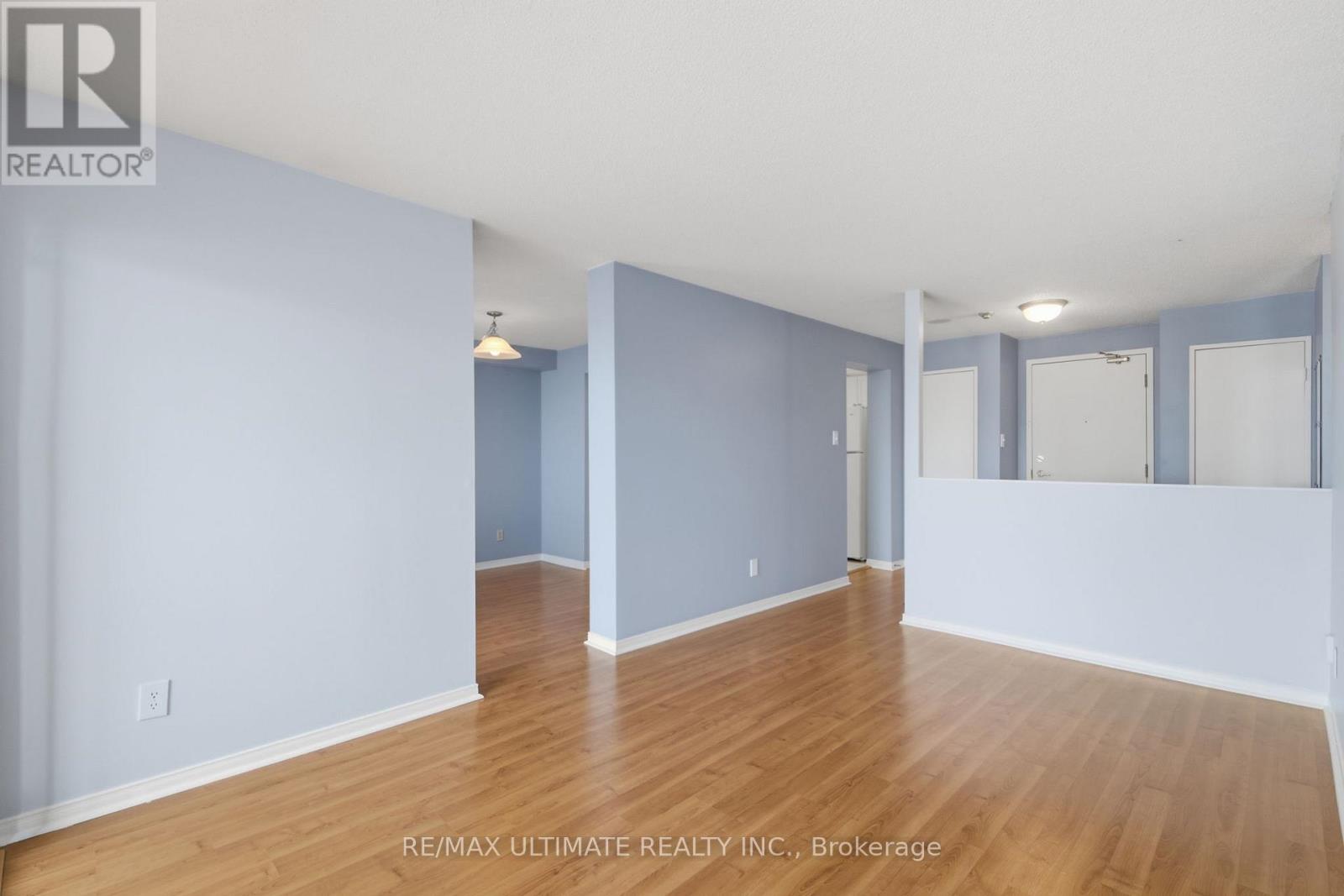 1614 - 115 Hillcrest Avenue, Mississauga, Ontario  L5B 3Y9 - Photo 3 - W13699228