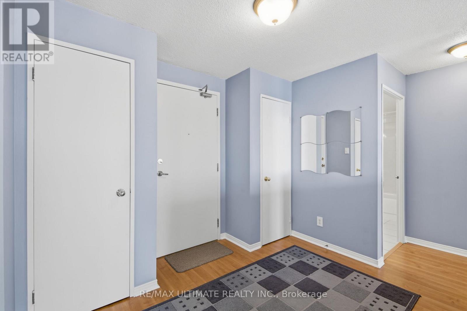 1614 - 115 Hillcrest Avenue, Mississauga, Ontario  L5B 3Y9 - Photo 4 - W13699228