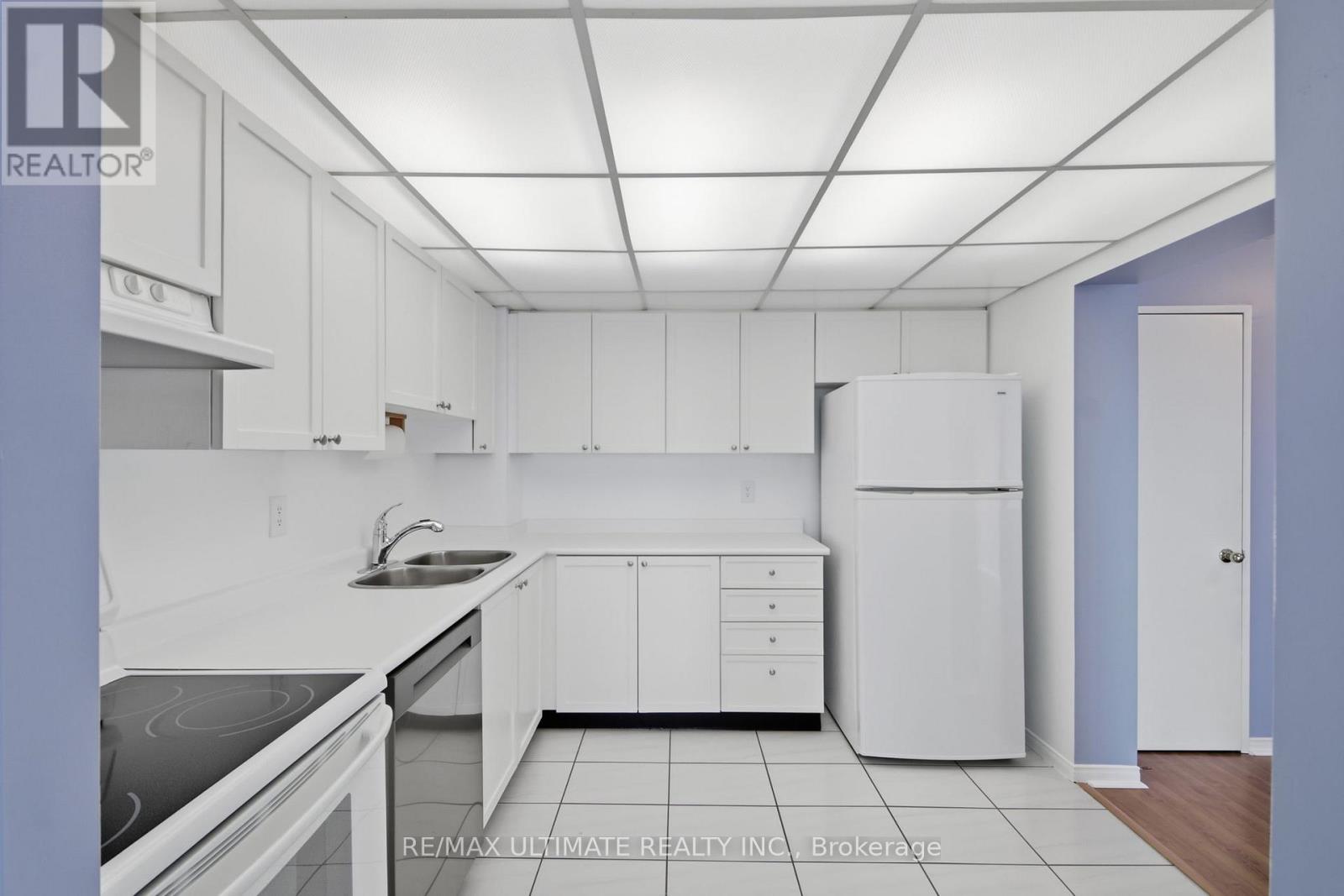 1614 - 115 Hillcrest Avenue, Mississauga, Ontario  L5B 3Y9 - Photo 5 - W13699228