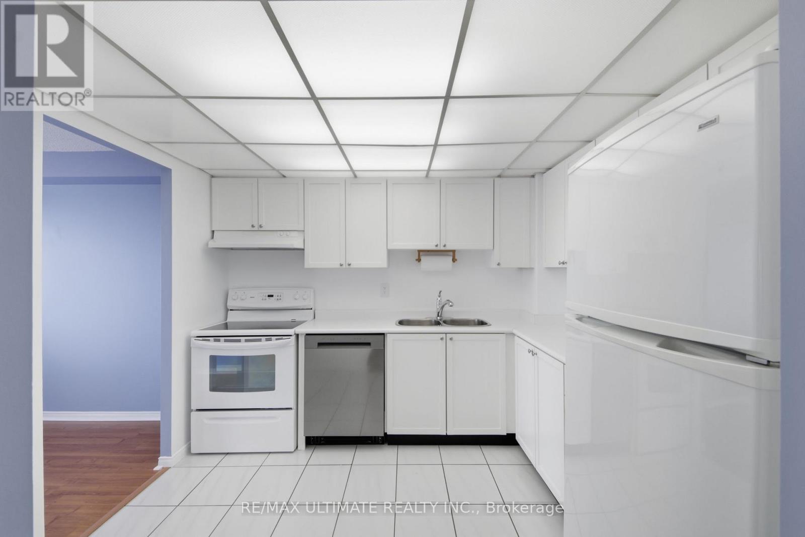 1614 - 115 Hillcrest Avenue, Mississauga, Ontario  L5B 3Y9 - Photo 6 - W13699228