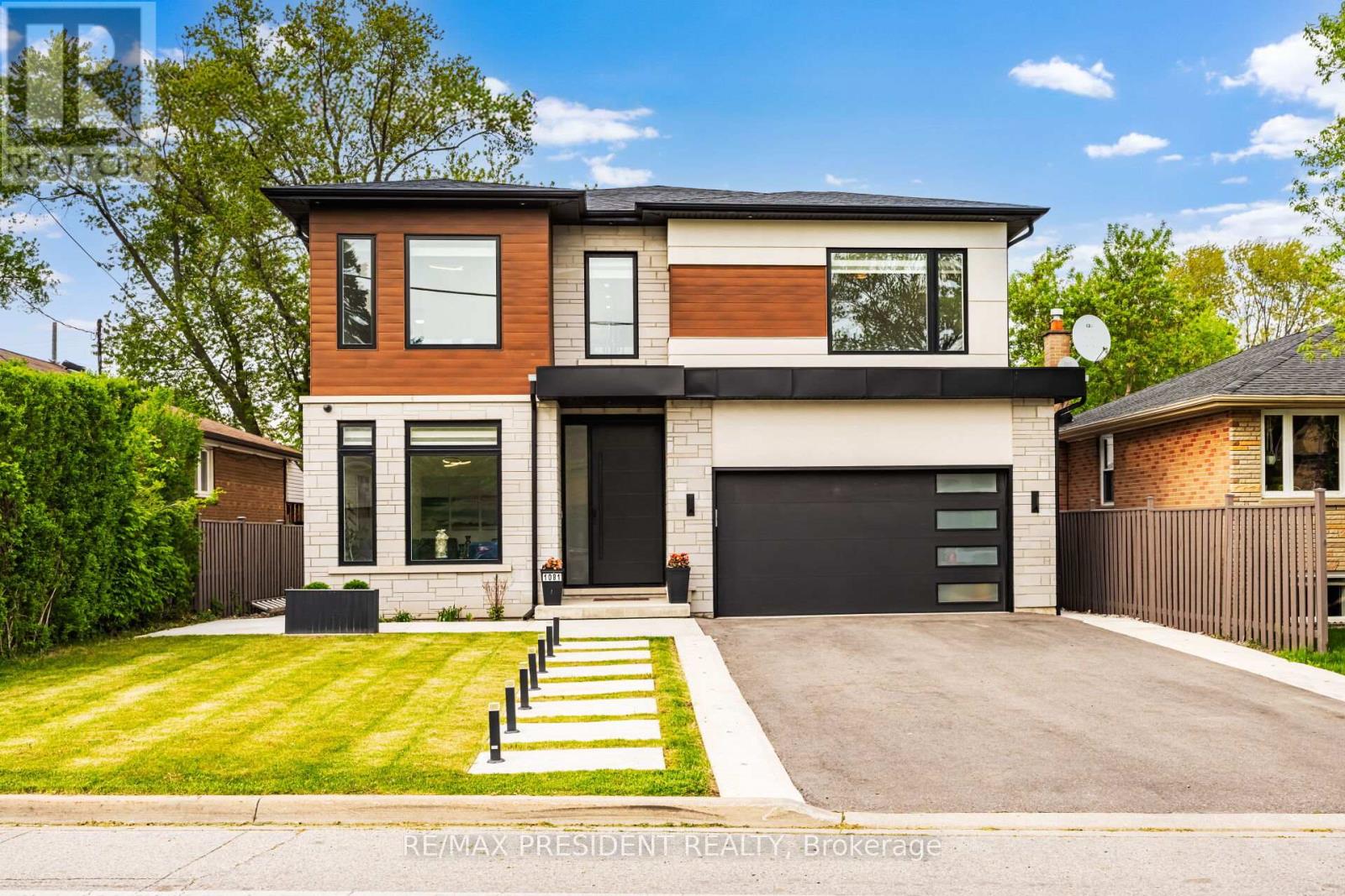 1081 Ogden Avenue, Mississauga, Ontario  L5E 2G7 - Photo 1 - W13699288