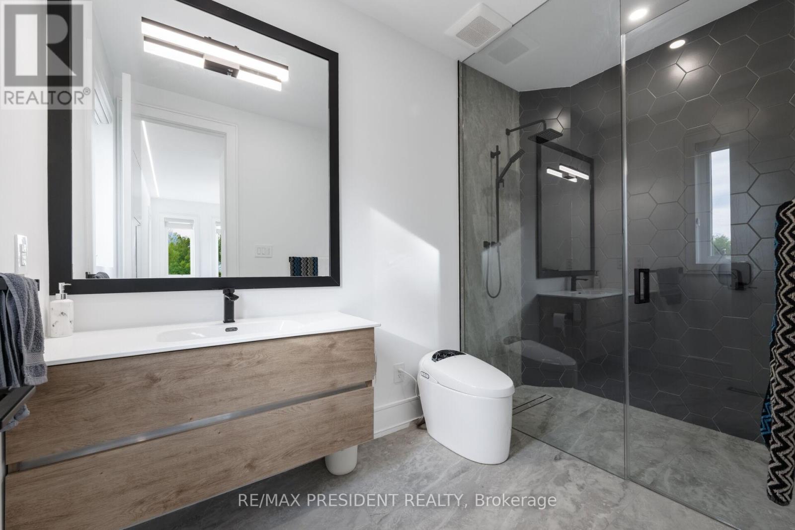 1081 Ogden Avenue, Mississauga, Ontario  L5E 2G7 - Photo 36 - W13699288