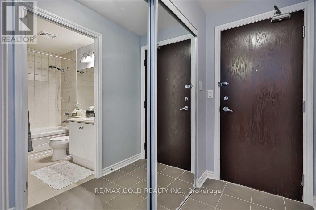 807 - 3504 Hurontario Street, Mississauga, Ontario  L5B 0B9 - Photo 5 - W13699292