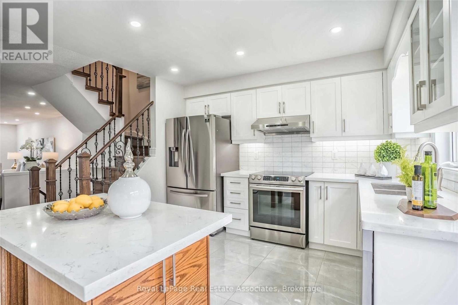 7153 Fairmeadow Crescent, Mississauga, Ontario  L5N 8R7 - Photo 12 - W13699340