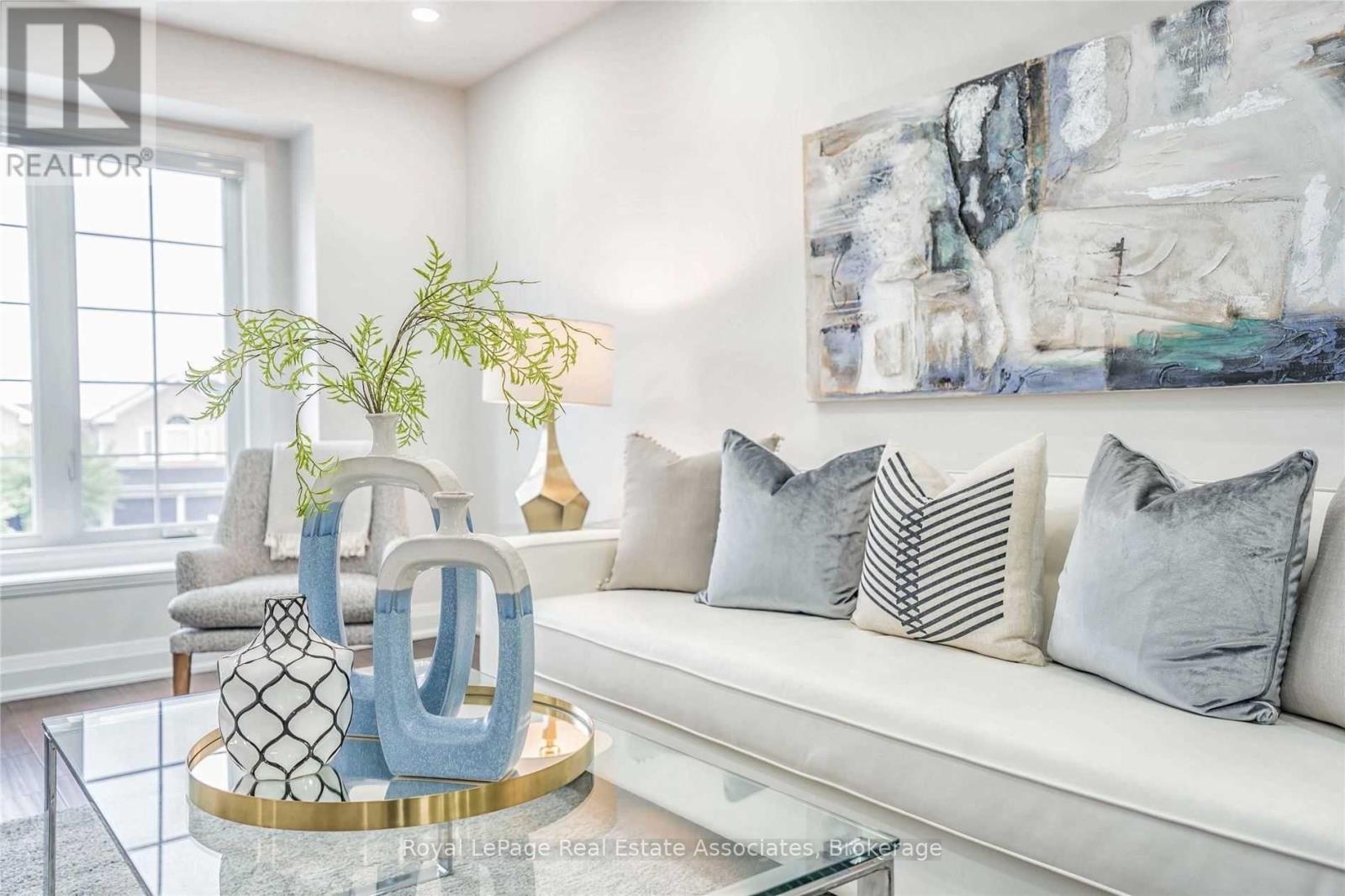7153 Fairmeadow Crescent, Mississauga, Ontario  L5N 8R7 - Photo 6 - W13699340