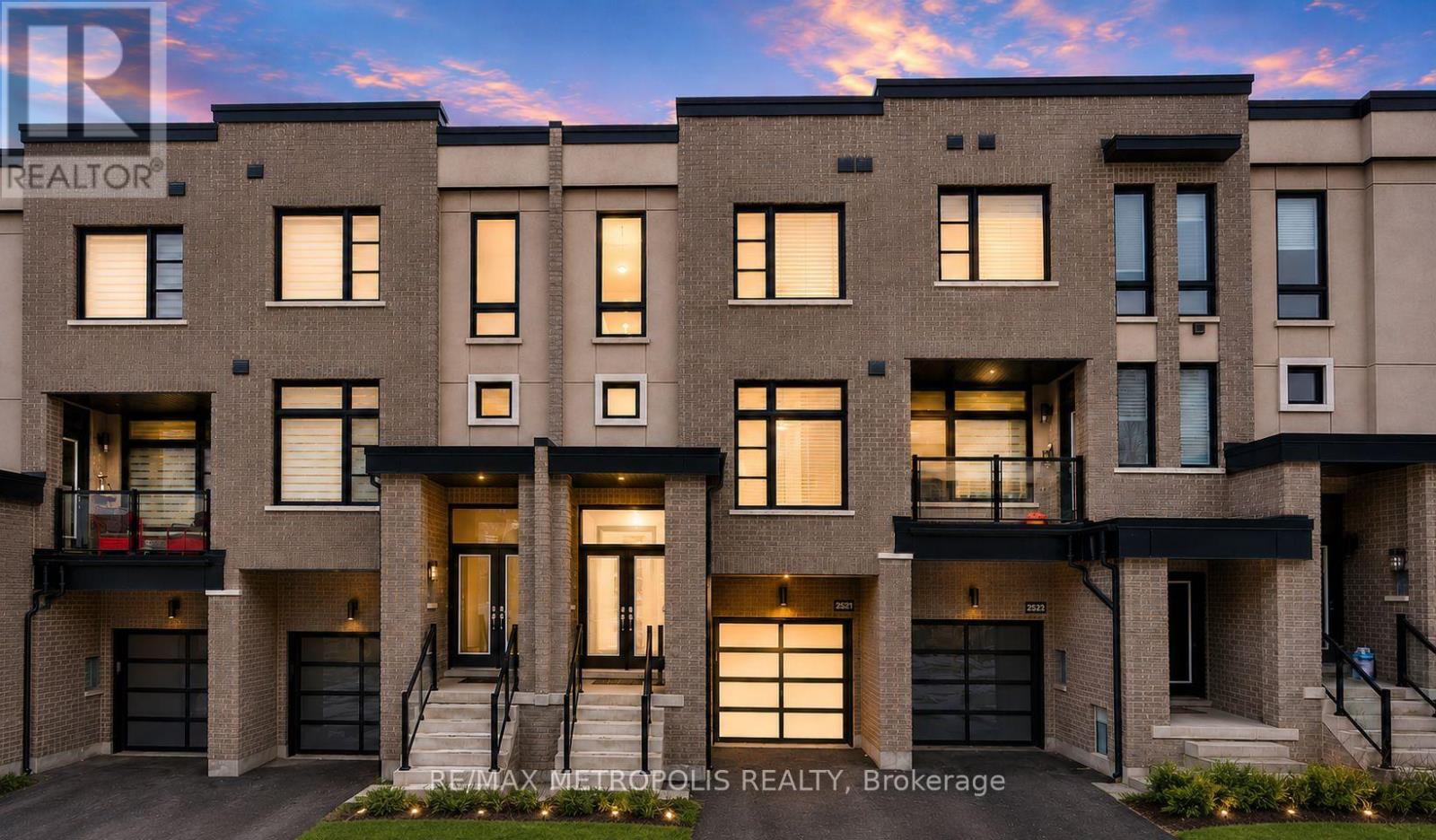 2521 Castlegate Crossing, Pickering, Ontario  L1X 0H7 - Photo 2 - E13447960
