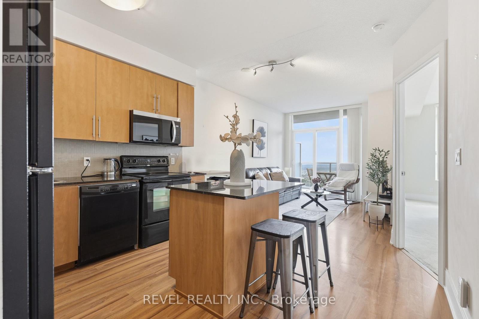 3101 - 330 Burnhamthorpe Road W, Mississauga, Ontario  L5B 0E1 - Photo 3 - W13698546