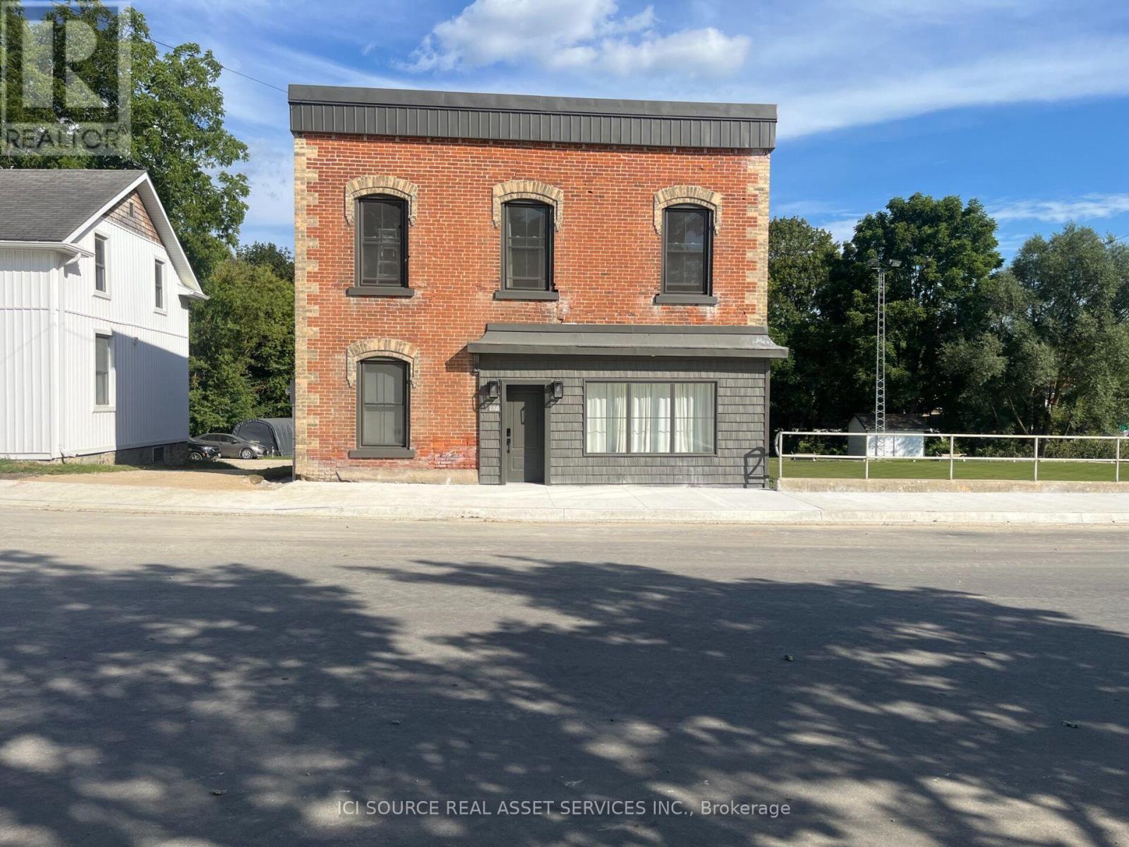 27 Arthur Street W, Minto, Ontario  N0G 1Z0 - Photo 1 - X13698980