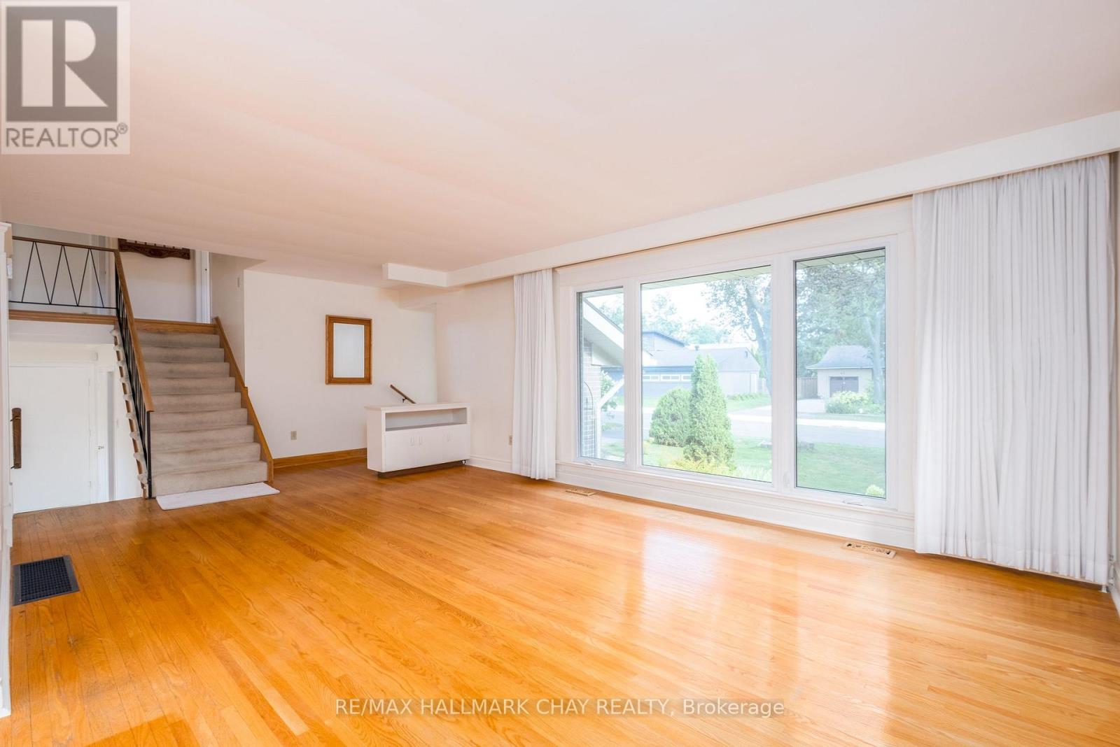 44 Amelia Street, Barrie, Ontario L4M 1M6 - Photo 12 - S13699088