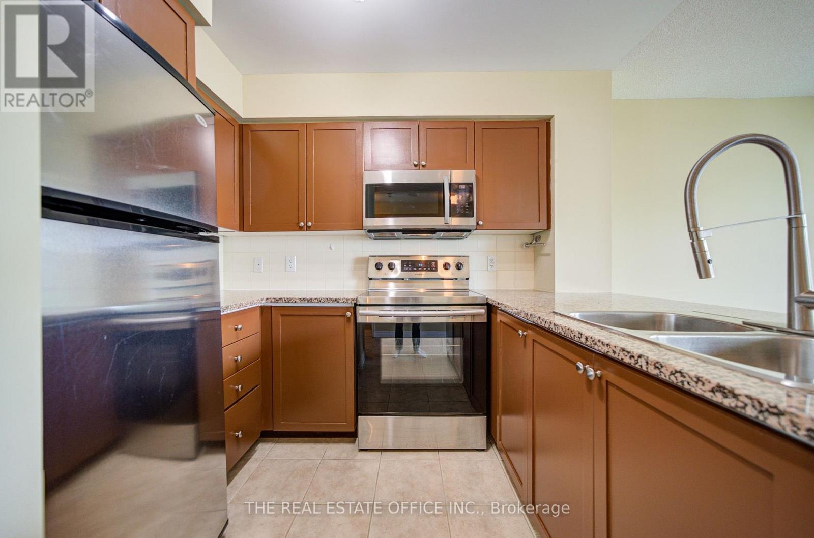 1502 - 208 Enfield Place, Mississauga, Ontario  L5B 0B8 - Photo 4 - W13536226