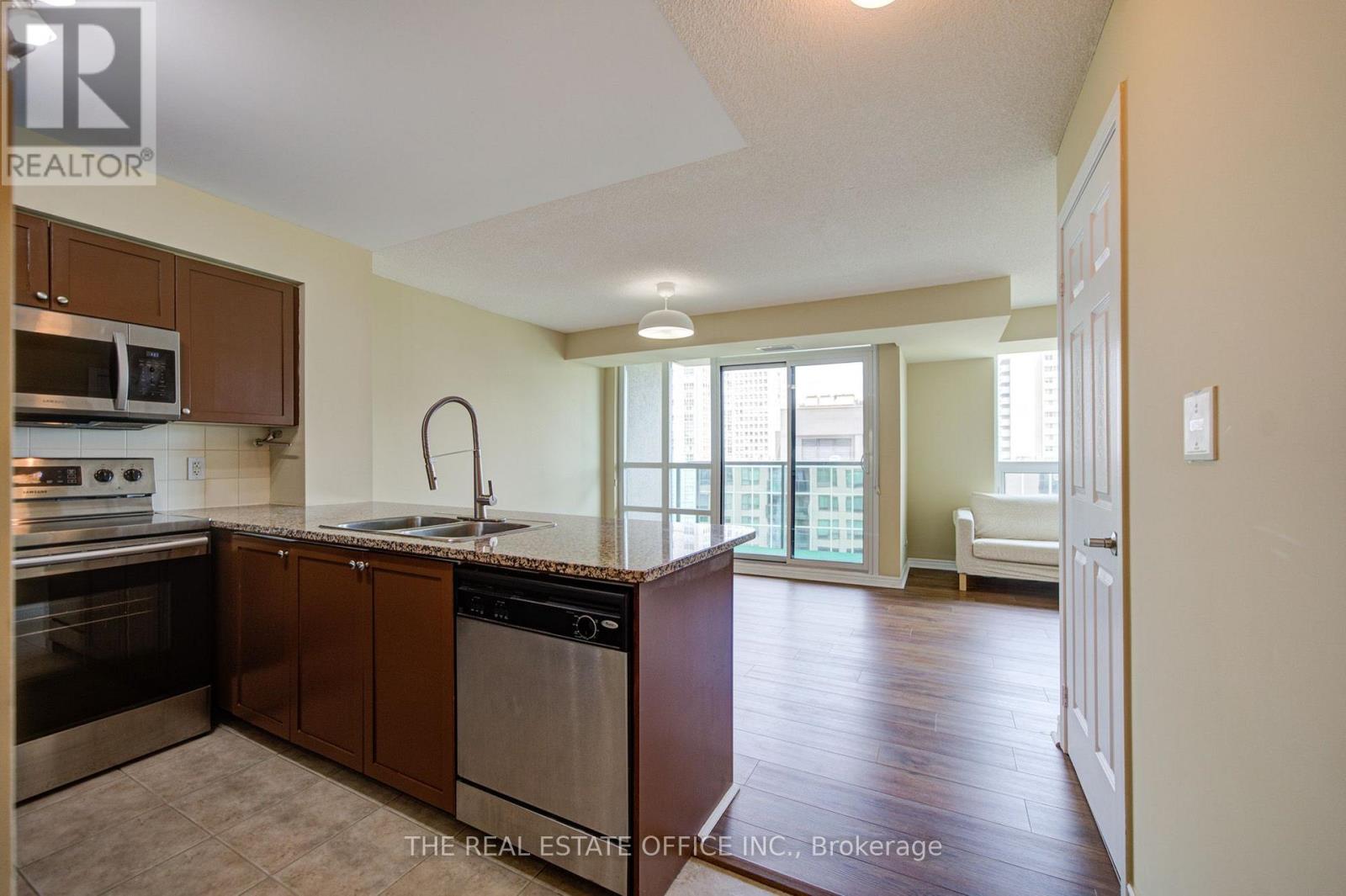 1502 - 208 Enfield Place, Mississauga, Ontario  L5B 0B8 - Photo 7 - W13536226