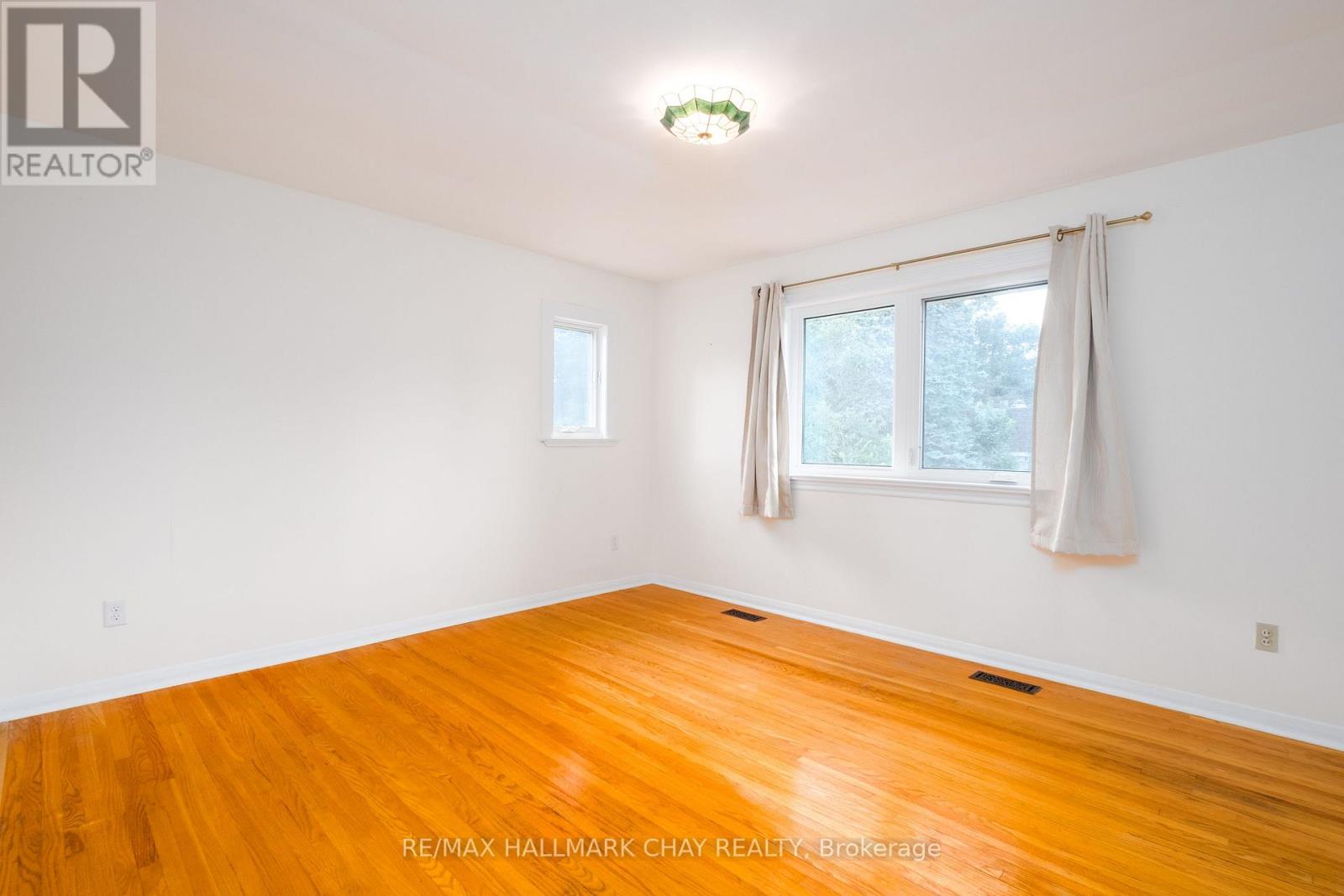 44 Amelia Street, Barrie, Ontario L4M 1M6 - Photo 30 - S13699088